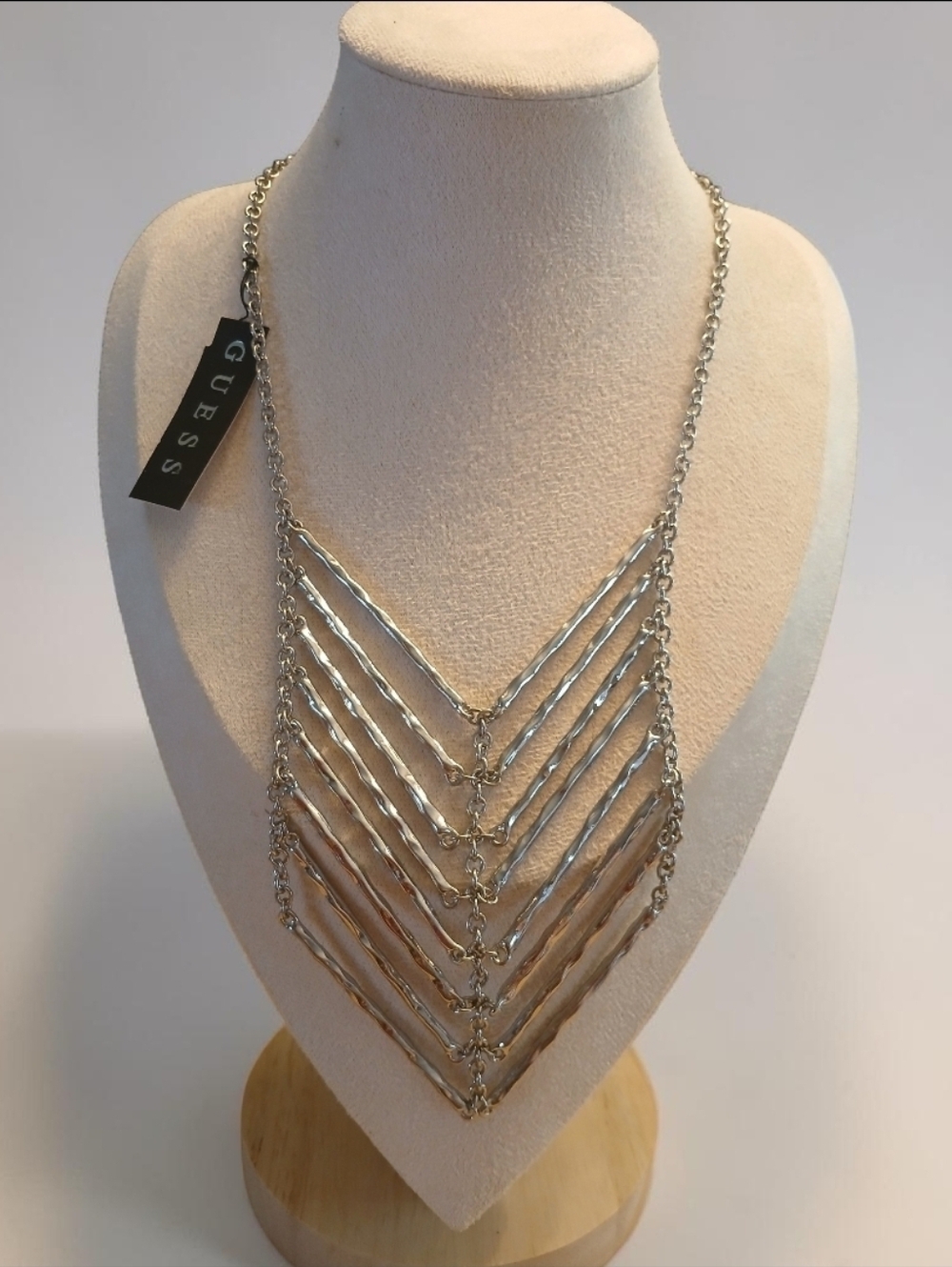 NWT - GUESS brand silver-tone statement necklace,  chevron design 11.5"-14"